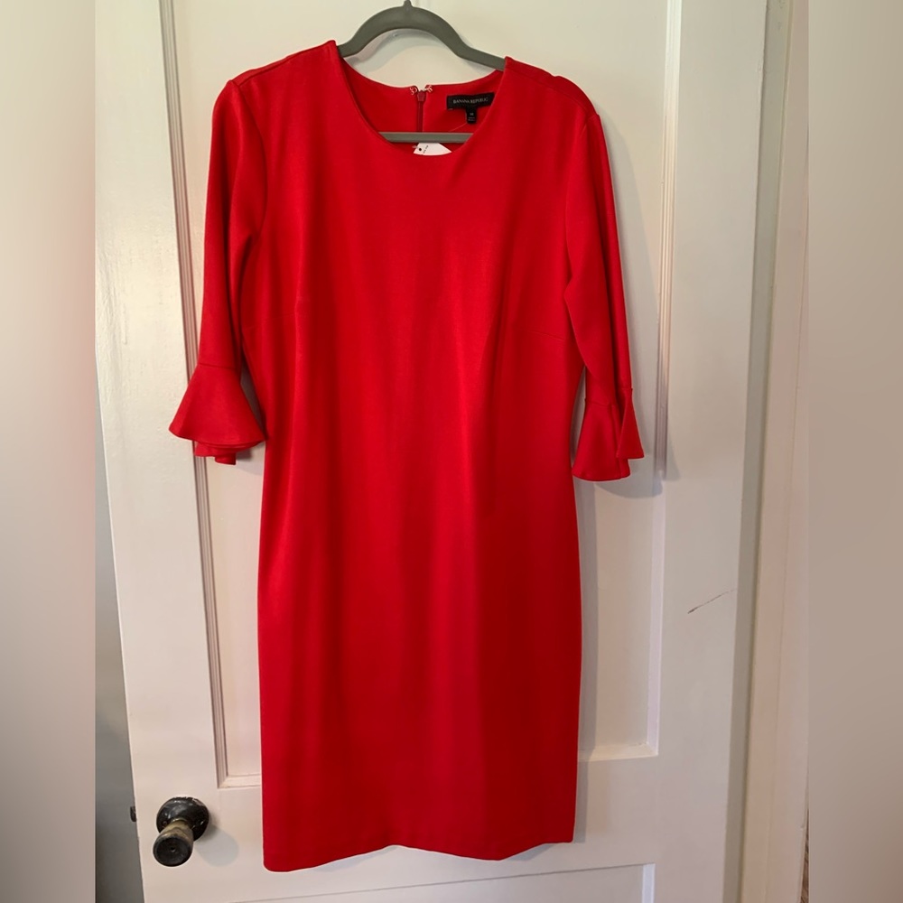Women’s Banana Republic 3/4 sleeve red dress. Size 14. NWT.